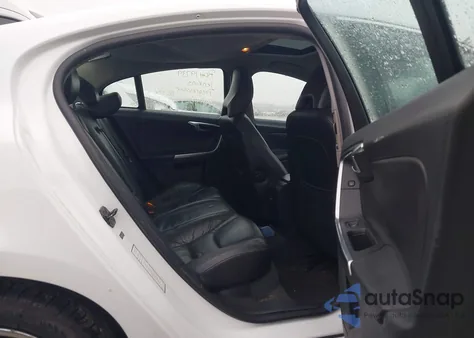 2013 Volvo S60 T5/T5 Platinum/T5 Premier/T5 Premier Plus z USA, uszkodzony, nr VIN YV1612FS8D1213879